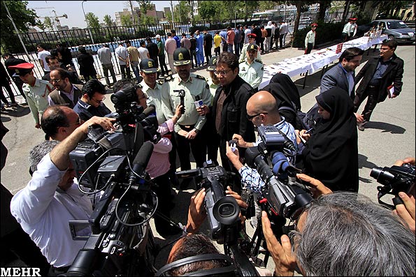 تصاویر دستگیری اراذل و اوباش تهران