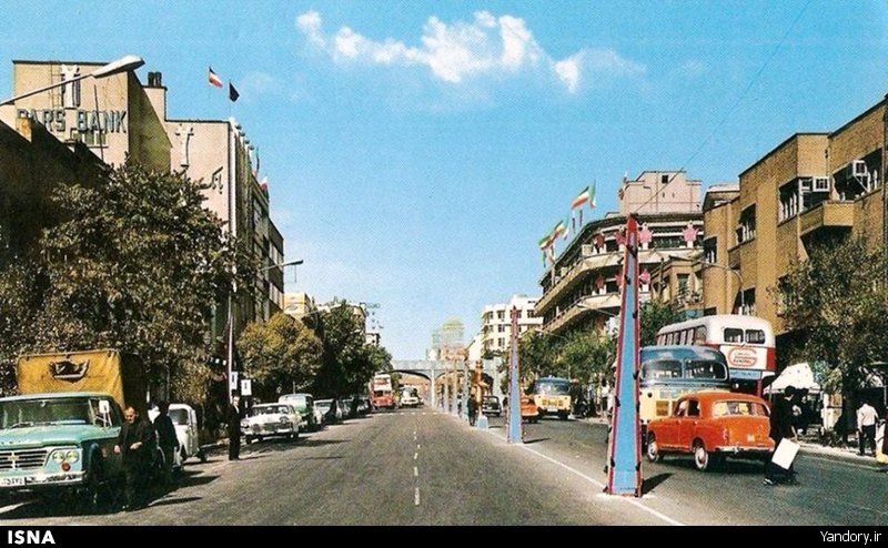 خیابان سعدی تهران در دهه 40 (عکس)