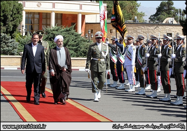 تغییر لباس گارد تشریفات ریاست جمهوری/ نظامیان ایرانی چکمه پوش شدند