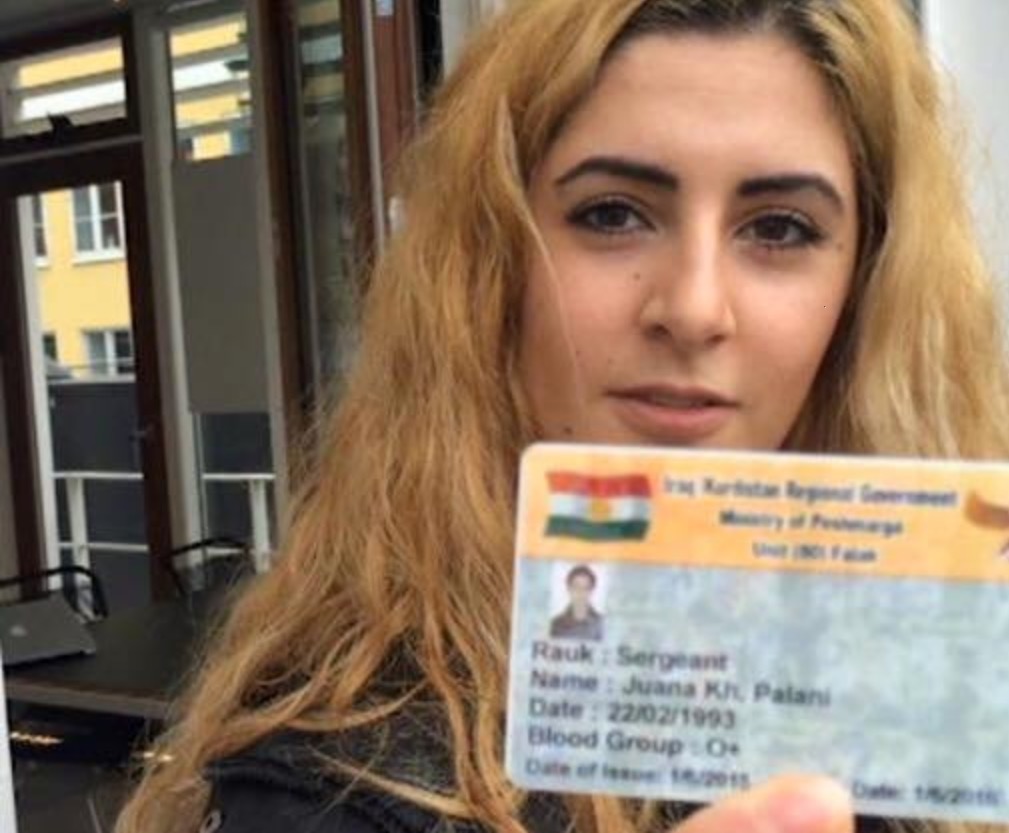 دختري كه به خاطر داعش پاسپورتش توقيف شد (+عکس)