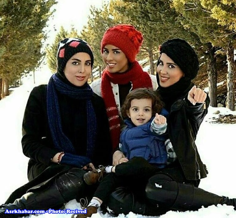 برف بازي خانم بازيگر ايراني با خواهرانش (عكس)
