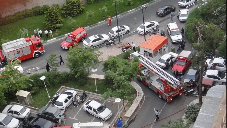 وقوع حادثه برای یک پارکینگ طبقاتی در تهران +تصاویر