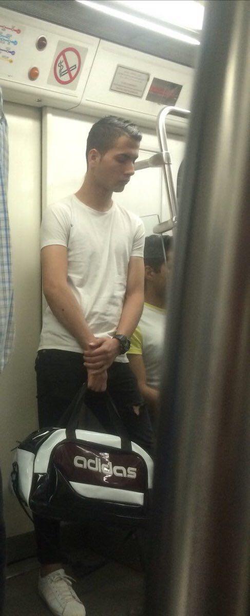 عکس: بدل کریس رونالدو در مترو تهران!