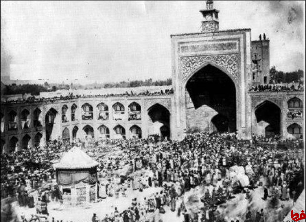عکس: حرم امام رضا(ع) در روز عاشورا در دوره قاجار