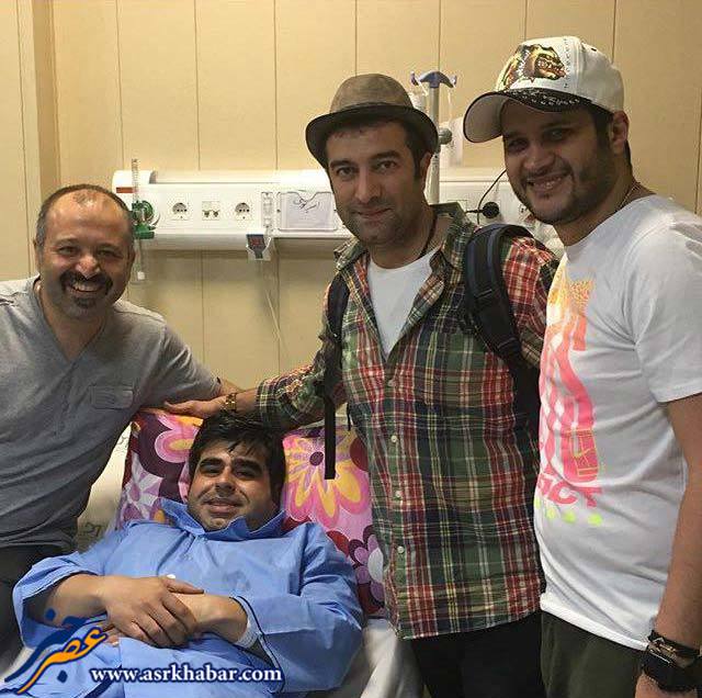 بازیگر مشهور ایرانی روی تخت بیمارستان (عکس)