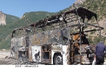 آتش سوزی اتوبوس بنز با 26 مسافر در جنگل گلستان