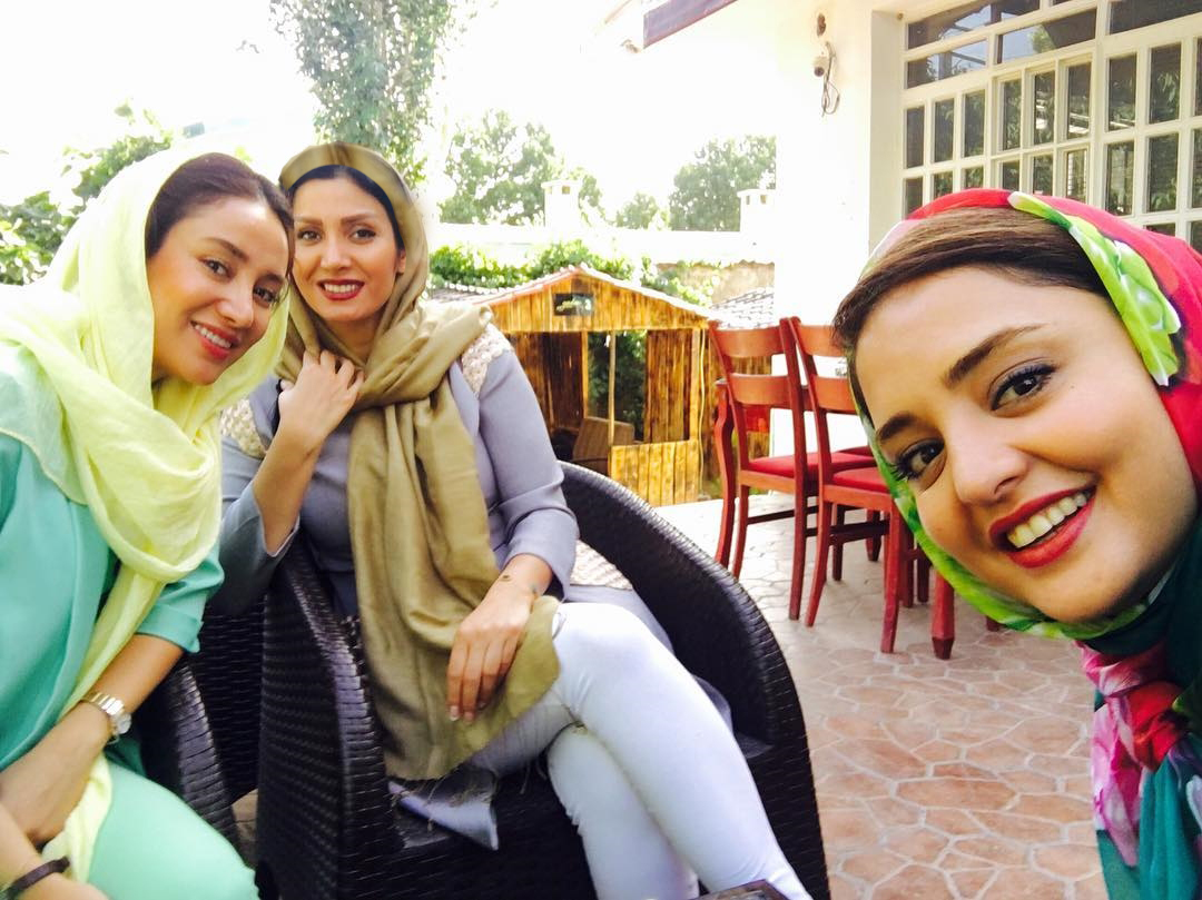 سلفی بسیار زیبای بازیگر زن در خرداد دل انگیز!