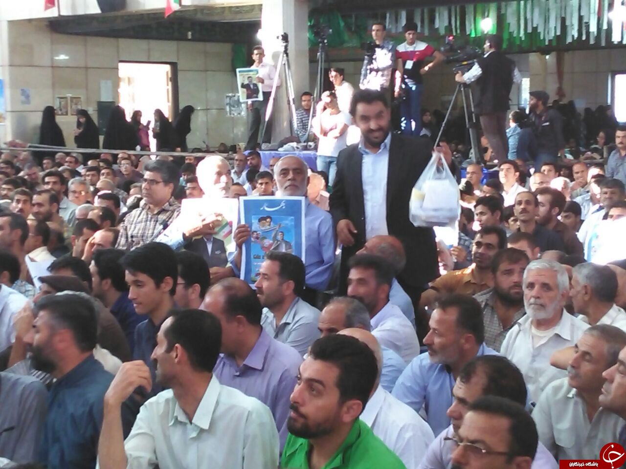 متن و حاشیه حضور احمدی نژاد در قزوین ( تصاویر)