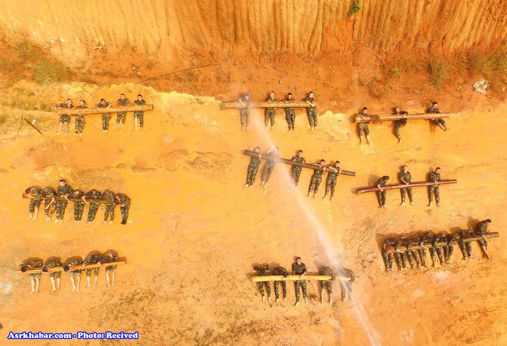 تمرین نظامی عجیب سربازان چینی (عکس)
