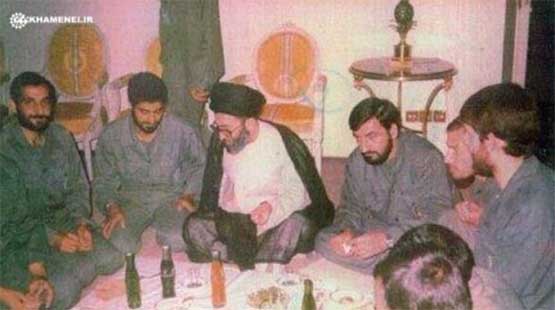 سردارسلیمانی و شهید باکری در کنار رهبر انقلاب(عکس)
