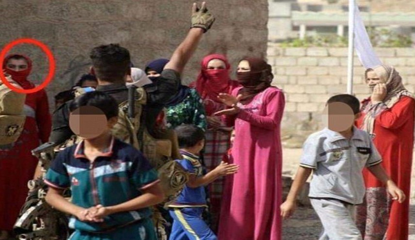 فرار سرکرده داعش با لباس زنانه! (عکس)