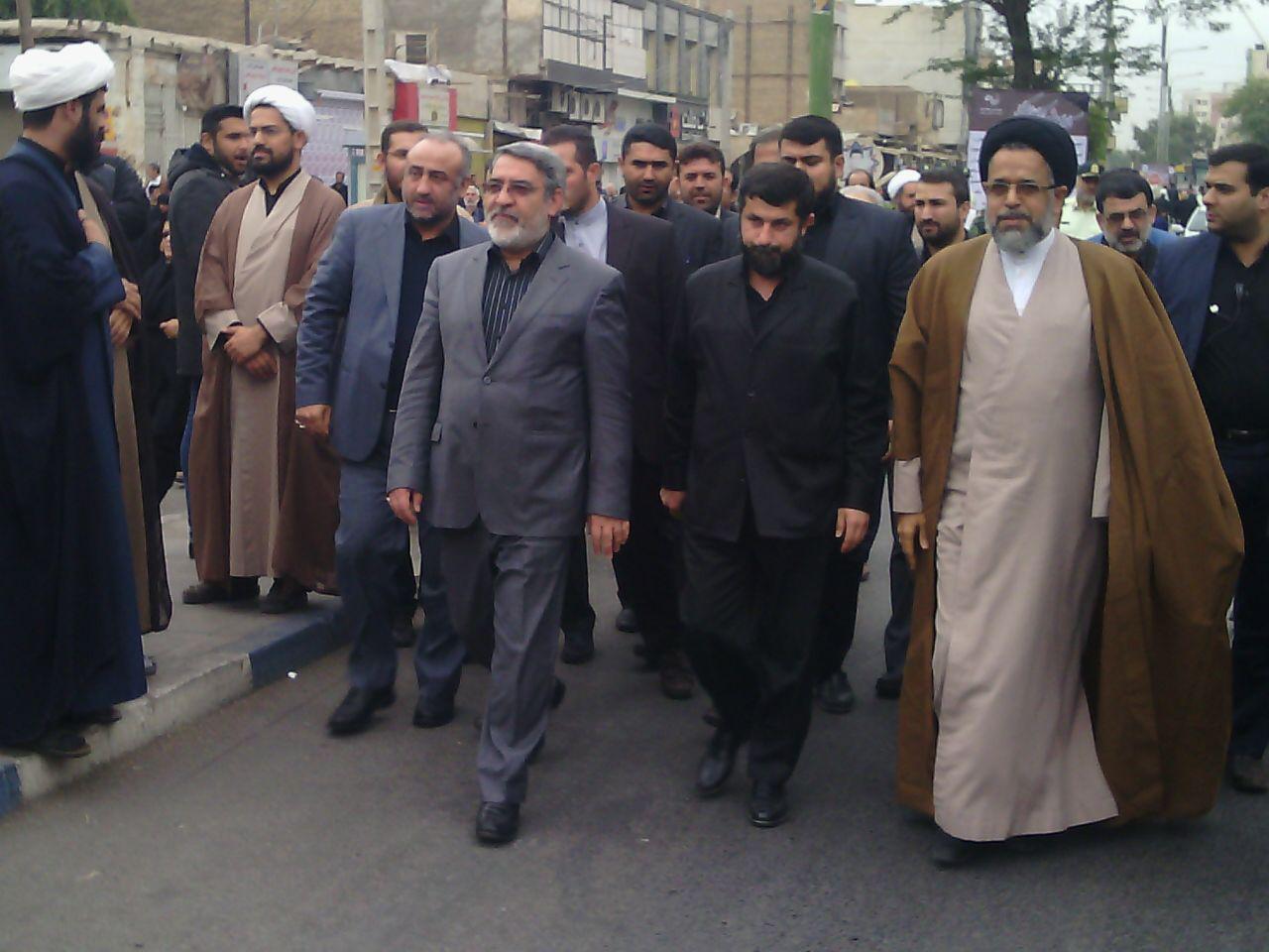 حضور وزیر کشور و وزیر اطلاعات در مراسم تشييع شهدا در اهواز (+عکس)