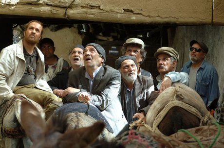 سریال «علی البدل» رقیب «پایتخت» میشود؟ +تصاویر همسر سیروس مقدم همسر الهام غفوری زمان پخش سریال علی البدل زمان پخش سریال شبکه یک جدول پخش شبکه یک بیوگرافی محسن تنابنده بیوگرافی سیروس مقدم بیوگرافی خشایار الوند بیوگرافی الهام غفوری بازیگران علی البدل