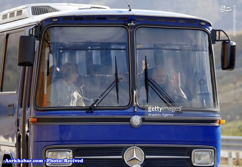 رانندگی نخست‌ وزیر ترکیه با اتوبوس(عكس)