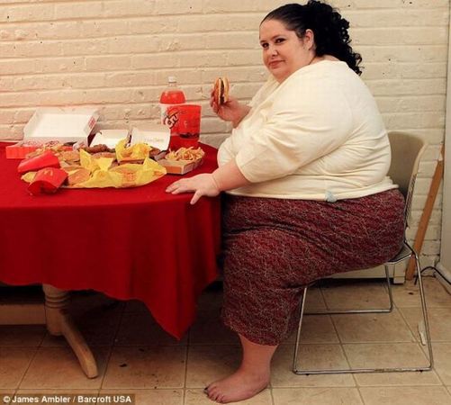 این زن قصد دارد چاق‌ترین زن جهان شود! (+عکس)