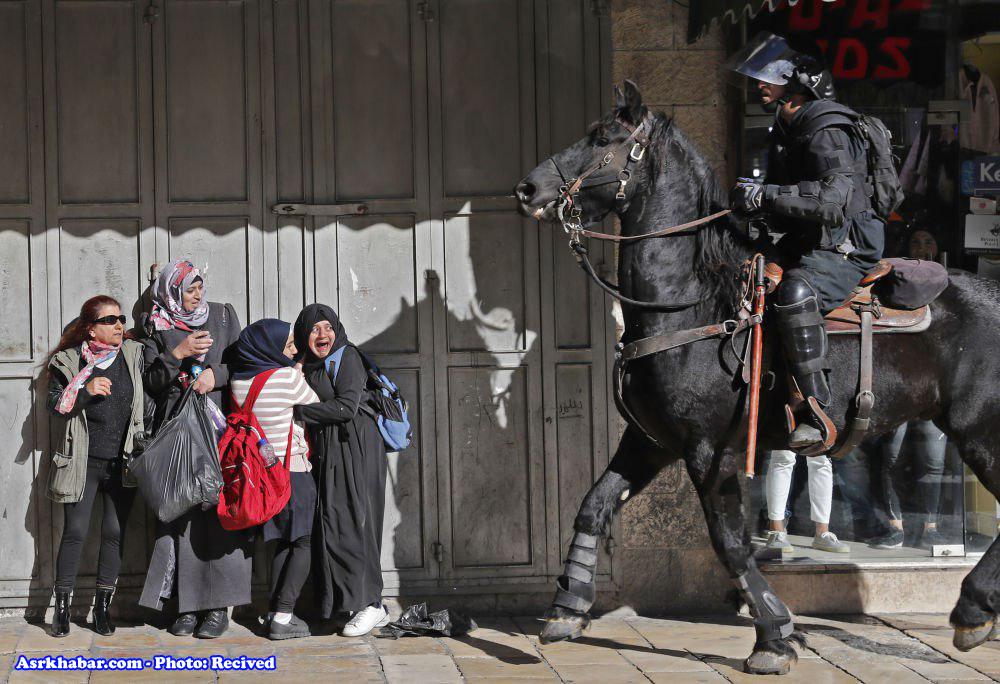 زنان وحشت زده از پلیس مسلح اسرائیل(عکس)