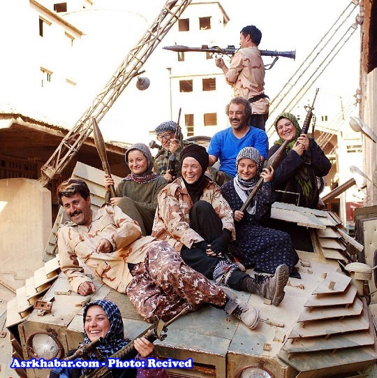 تانک سواری بازیگران ایرانی در دل داعش (+عکس)