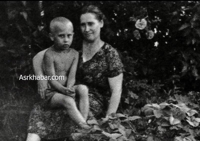 عکس کمتر دیده شده از پوتین و مادرش