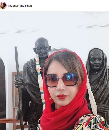سلفی «شبنم قلی‌خانی» با گاندی در هند (+عکس)