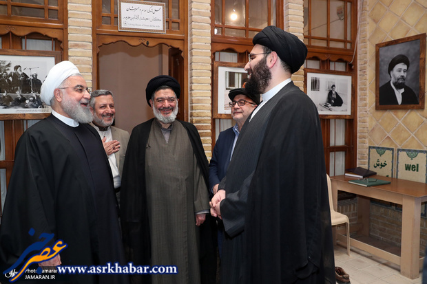 دیدار روحانی با سید علی خمینی در بیت تاریخی امام در نجف اشرف(عکس)