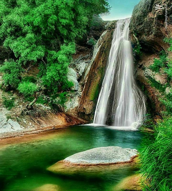 آبشاری زیبا در خرم آباد (+عکس)