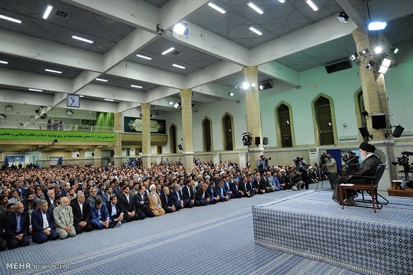 نمایندگان مجلس شورای اسلامی با رهبر انقلاب دیدار کردند