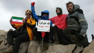 تیم کوهنوردی شهرداری باقرشهر قله علم کوه را فتح کرد