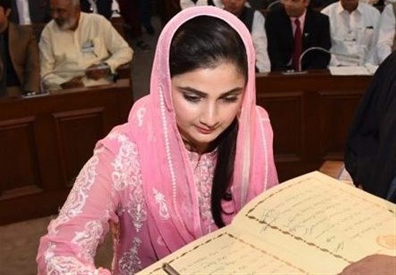 بانوی 25ساله پاکستانی کم سن ترین عضو پارلمان این کشور
