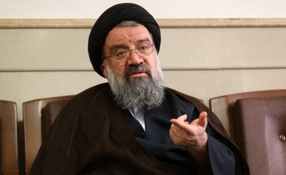 احمد خاتمي: حوزه علمیه زیر بلیط هیچ کسی نیست