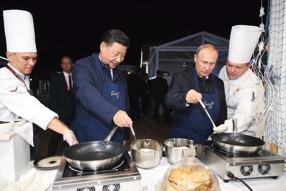 آشپزی پوتین و رئیس جمهور چین (+عکس)