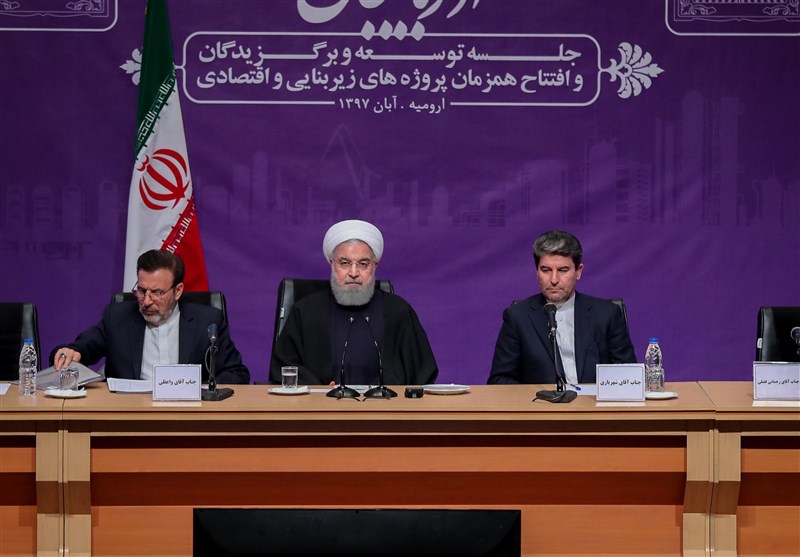 روحانی خبر داد: 4 یا 5 نوبت کمک جبرانی 200 هزار تومانی دولت به خانواده‌ها/ تولید نفت به «صفر» نمی‌رسد