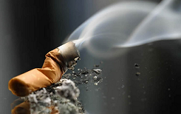 عوارض هولناک دود سیگار والدین برای کودکان