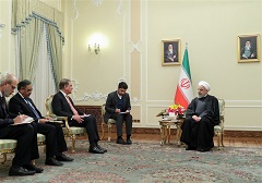 روحانی در دیدار وزیر خارجه پاکستان: عملیاتی که علیه پایگاه آمریکایی داشتیم، پاسخی به اقدام جنایتکارانه آمریکا بود