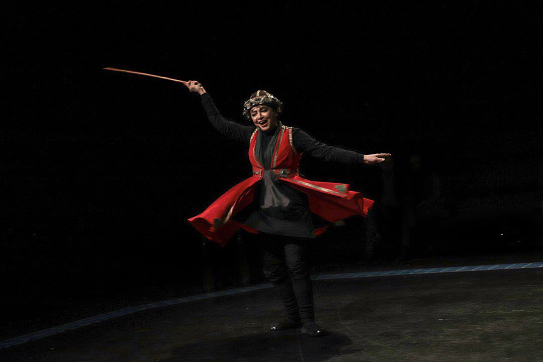 همسر جواد عزتی در نمایش موزیکال بوقلمون (+عکس)