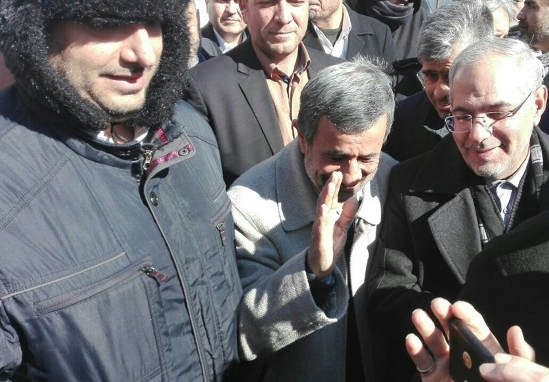 محمود احمدی نژاد در راهپیمایی 22 بهمن (+عکس)