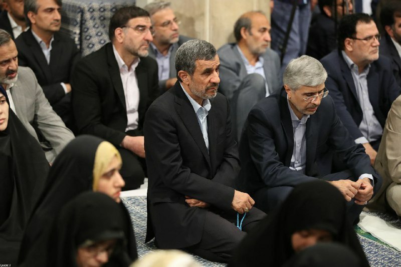 احمدی نژاد در دیدار رمضانی مسئولان نظام با رهبر انقلاب(عكس)
