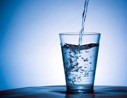 نوشیدن آب زیاد راه جلوگیری از گرمازدگی