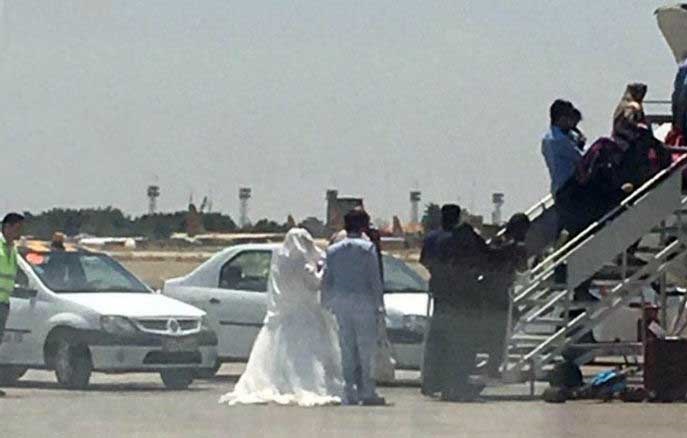 پرواز عروس و داماد از فرودگاه مهرآباد تهران!(+عکس)