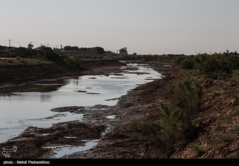 کاهش شدید آب رودخانه کرخه نور هویزه (+عکس)