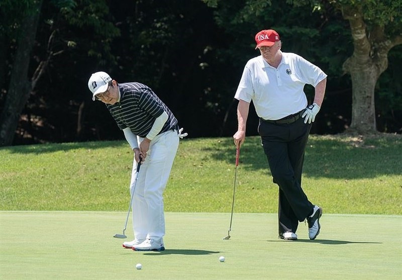 سلفی نخست وزیر ژاپن و ترامپ در زمین گلف (+عکس)