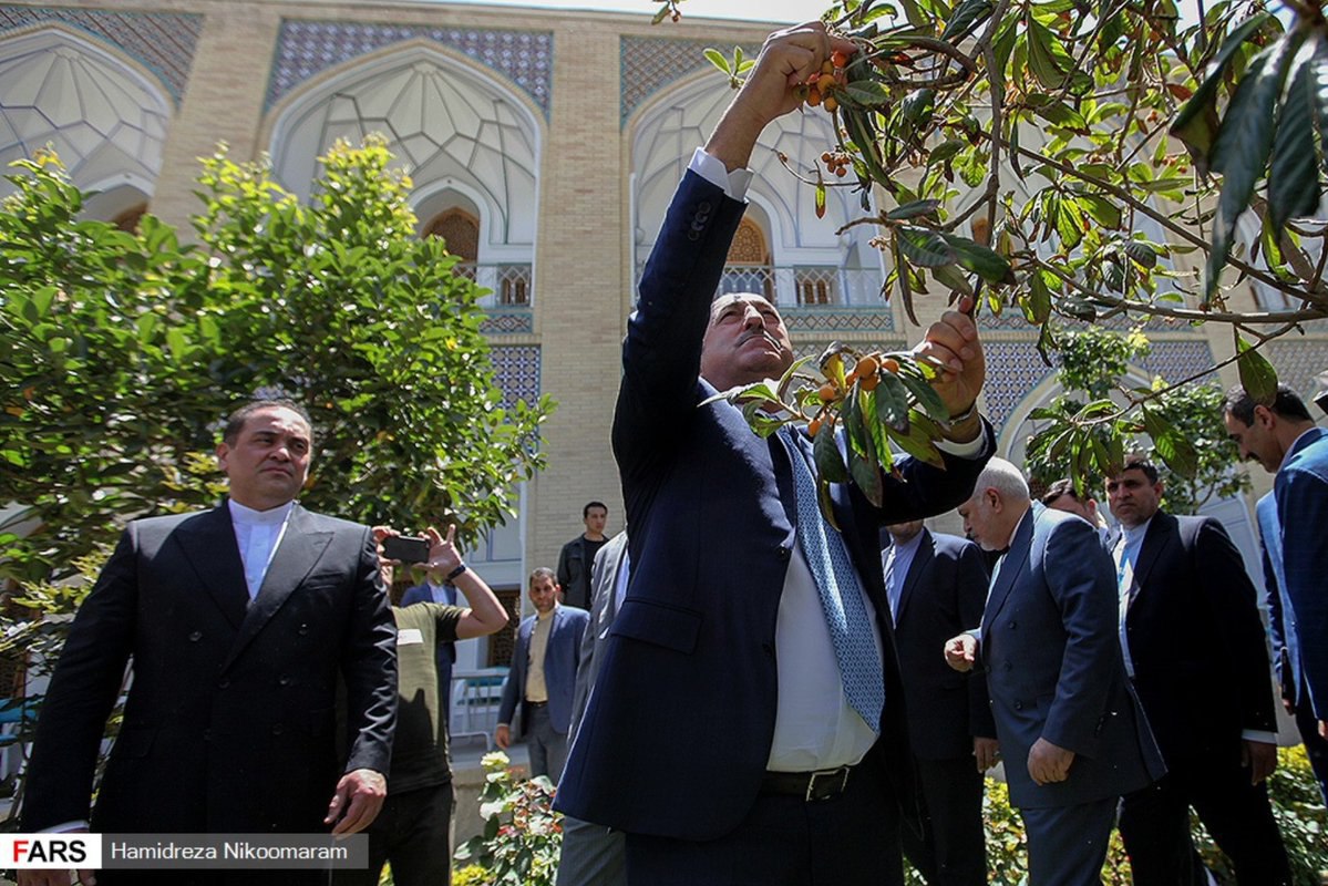 حرکت جالب وزیر خارجه ترکیه در اصفهان!(+عکس)