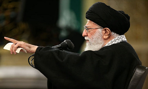 گزینه‌ی قطعی ملّت ایران مقاومت در مقابل آمریکا است و در این رویارویی، او وادار خواهد شد به عقب‌نشینی