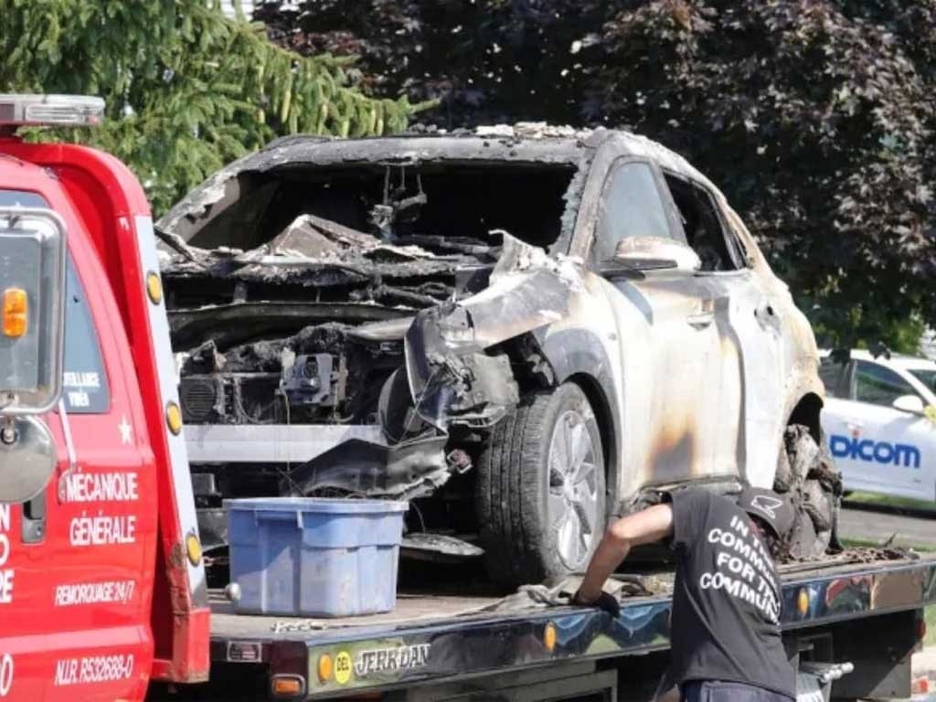 انفجار اولین هیوندای کُنا الکتریکی در پارکینگ (+عکس) انفجار اولین هیوندای کُنا الکتریکی در پارکینگ (+عکس)