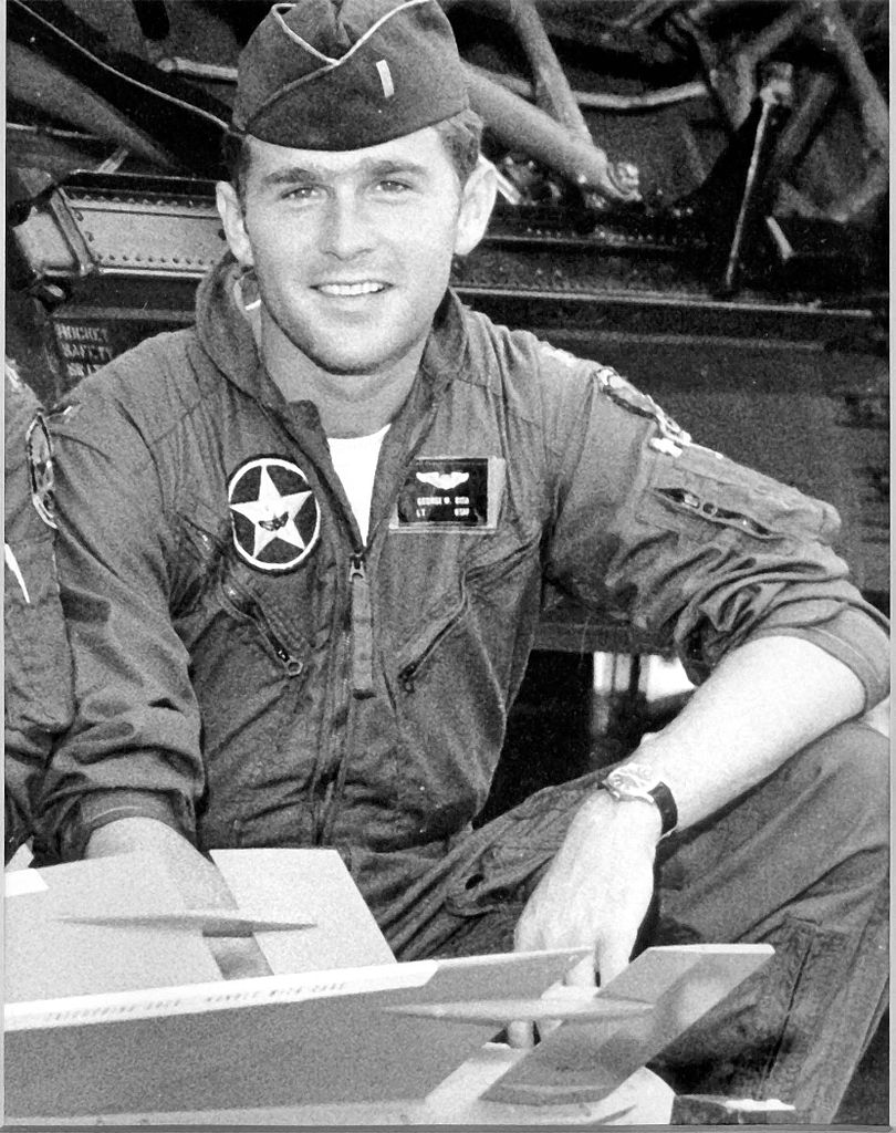 جورج دبلیو بوش زمانی که عضو نیروی هوایی در جنگ ویتنام (+عکس)