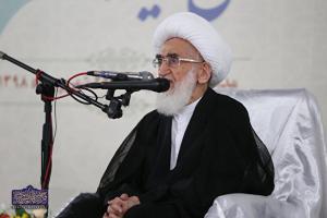 آیت الله نوری همدانی: روحانیون از اشرافی گری پرهیز کنند/ ضرورت تمرکززدایی از قم