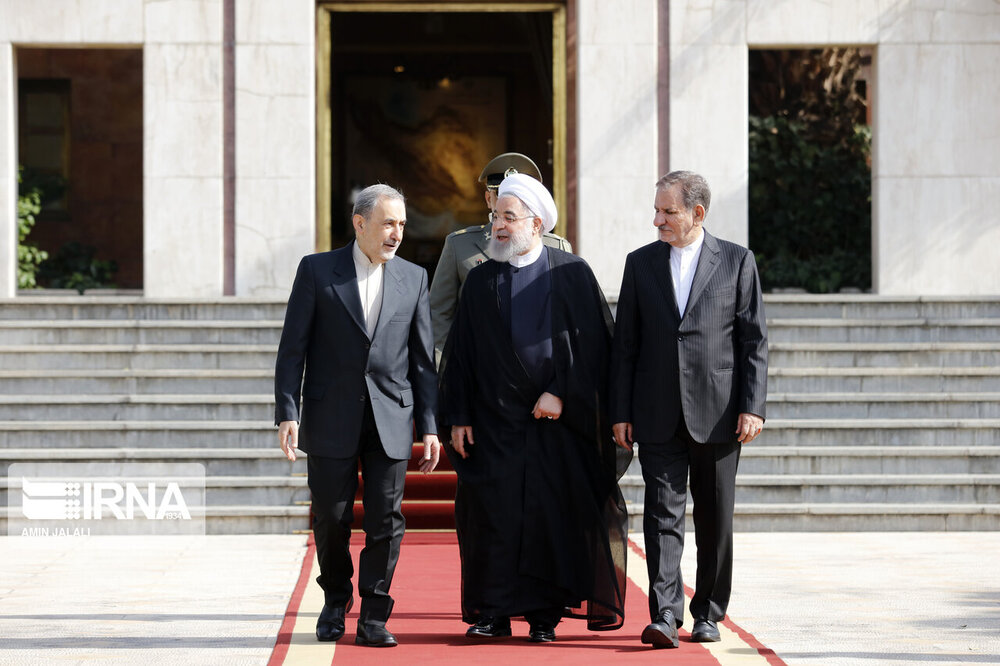 ولايتي در مراسم بدرقه روحانی پیش از سفر به نیویورک(+ عكس)