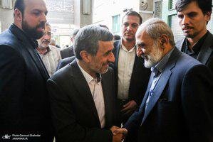 احمدی نژاد و حسین شریعتمداری به هم رسیدند (+عکس)