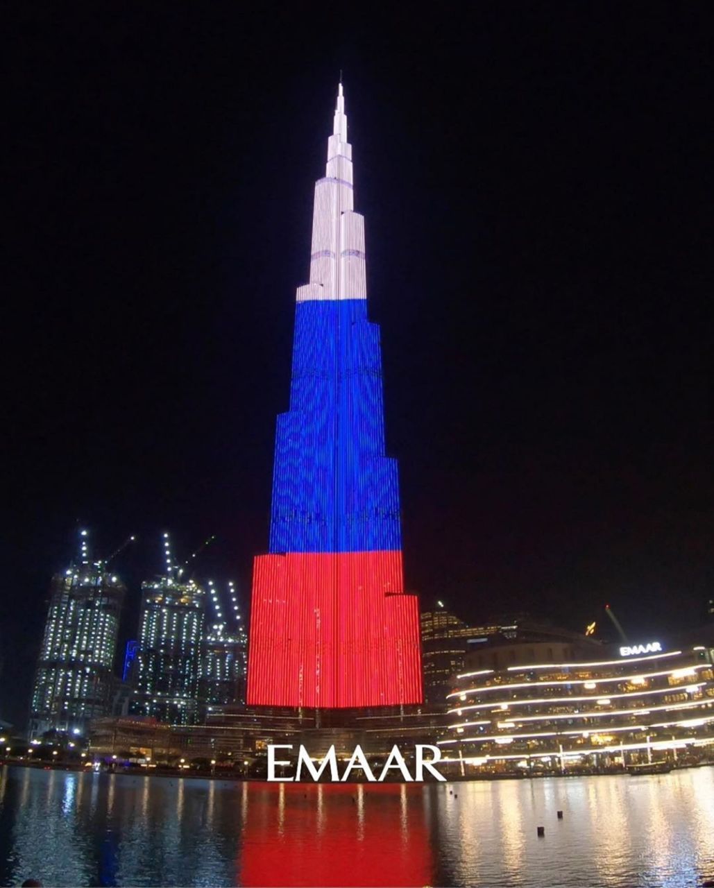 تزئین برخ خلیفه به افتخار ورود ولادیمیر پوتین به امارات (+عکس)