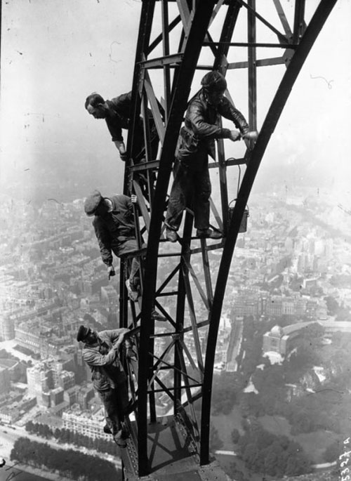 رنگ کردن برج ایفل در 83 سال قبل (+عکس)