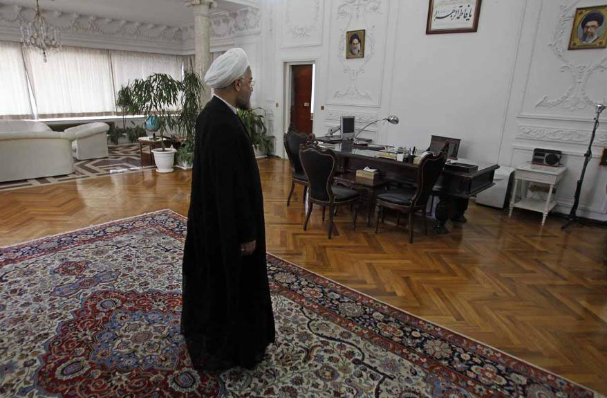 روحاني: با پول مردم دستگاه خریده می شود و آن را در زندگی و کار آنان می گذارند روحاني: با پول مردم دستگاه خریده می شود و آن را در زندگی و کار آنان می گذارند